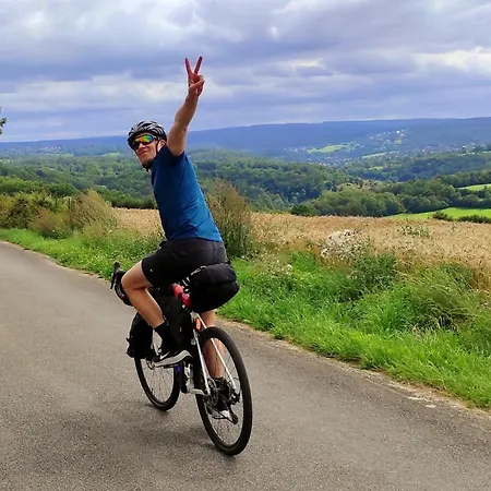 La Maison Vienvenue - Bike, Hike And Meet Alike Bed & Breakfast