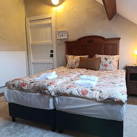 Bed & Breakfast La Maison Vienvenue - Bike, Hike And Meet Alike *