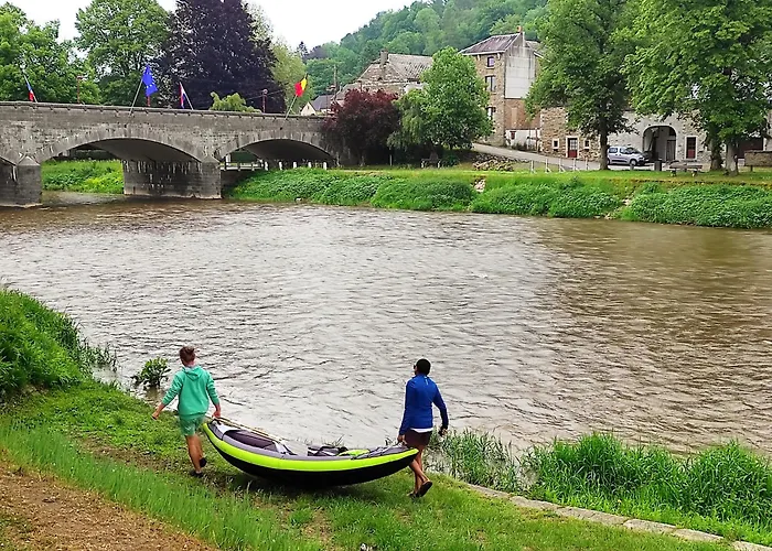 La Maison Vienvenue - Bike, Hike And Meet Alike Bed & Breakfast