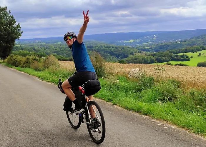 La Maison Vienvenue - Bike, Hike And Meet Alike Bed & Breakfast