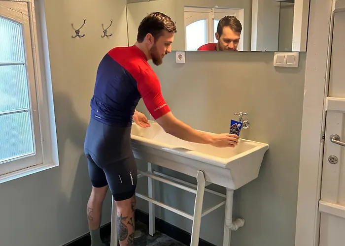 Bed & Breakfast La Maison Vienvenue - Bike, Hike And Meet Alike