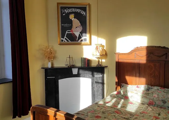 La Maison Vienvenue - Bike, Hike And Meet Alike Bed & Breakfast *