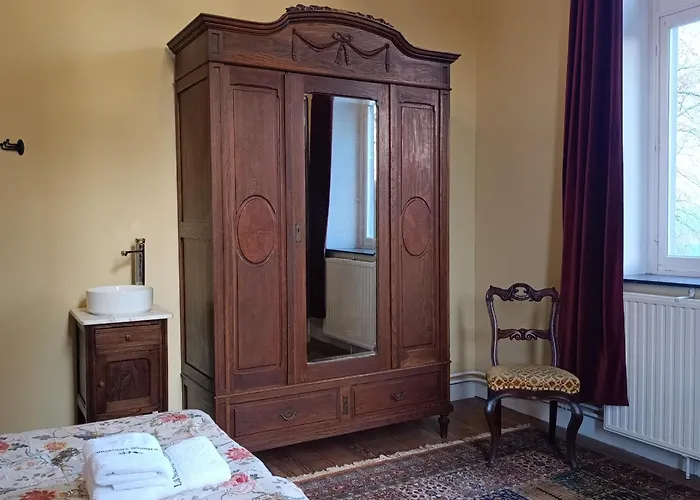 La Maison Vienvenue - Bike, Hike And Meet Alike Bed & Breakfast