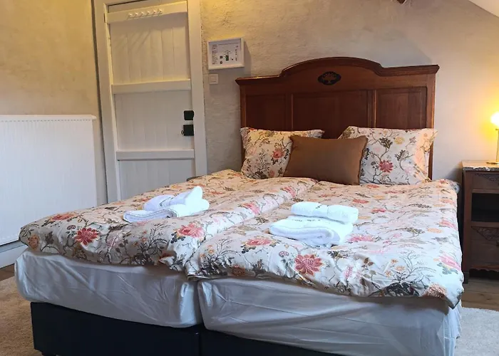 Bed & Breakfast La Maison Vienvenue - Bike, Hike And Meet Alike *